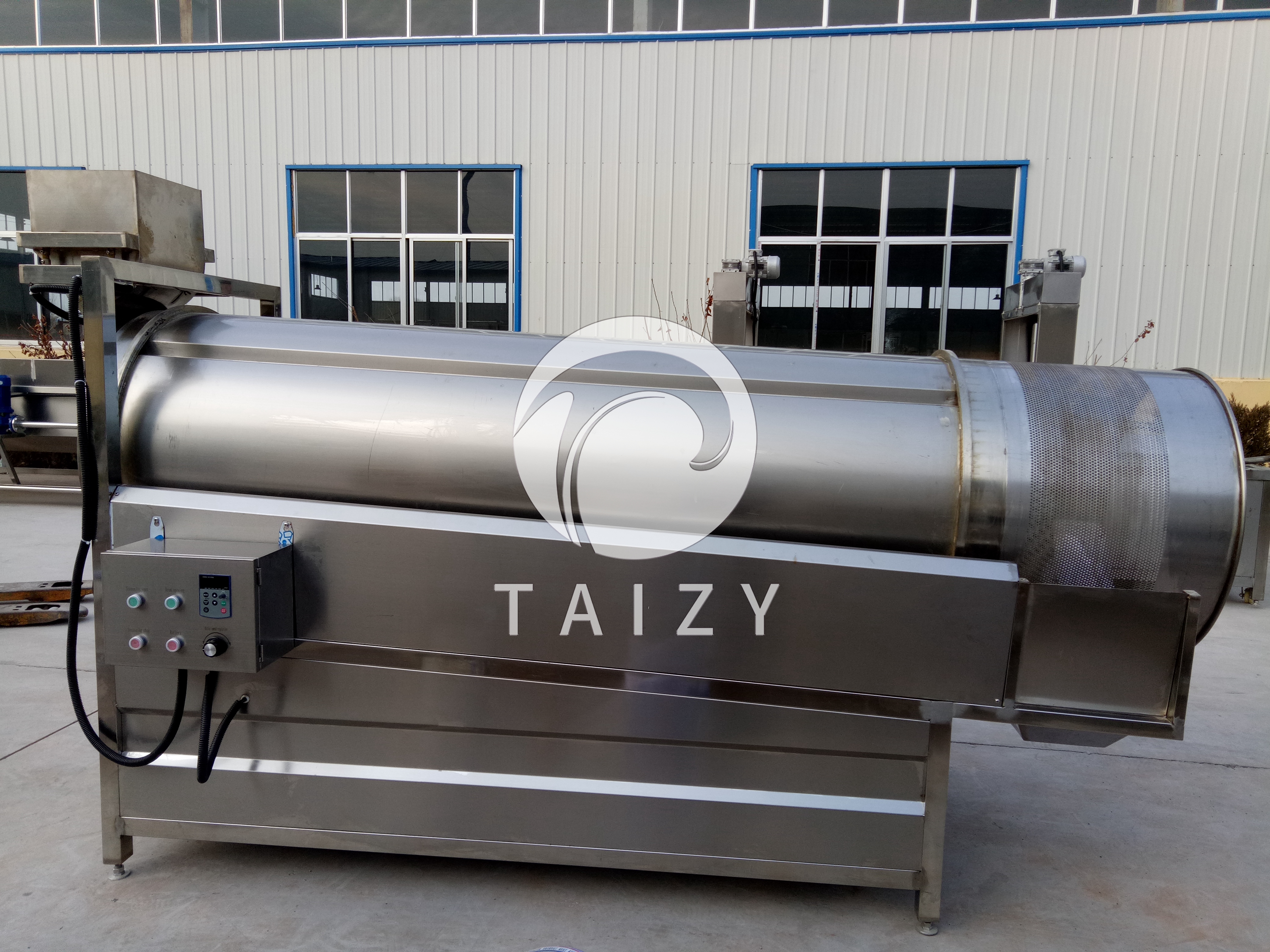 Roller cleaning peeling machine