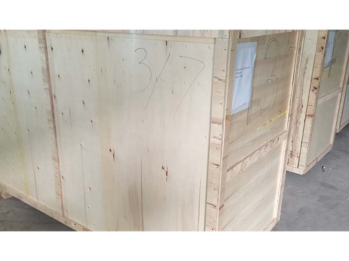 biscuit maker wooden package
