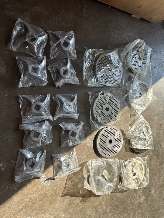 replaceable extruding mold of masher machine